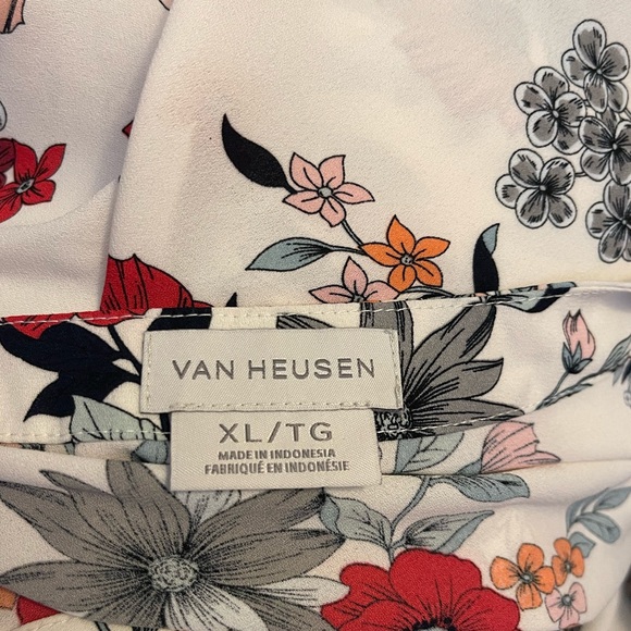 Van Heusen -- cream blouse with red and many other color flowers, Vneck, size XL - Picture 5 of 7
